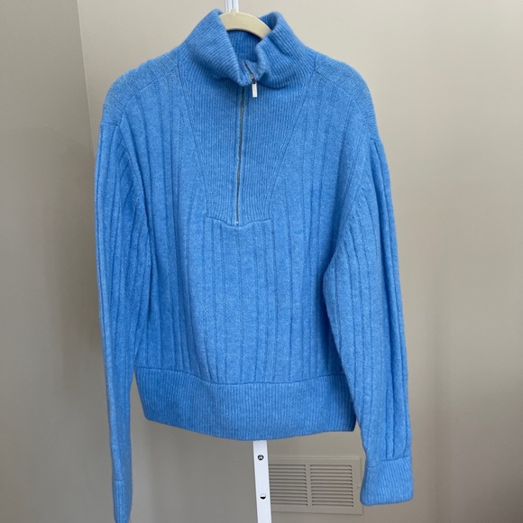 Gestuz 
Sweater AlphaGZ R zipper pullover - Picture 3 of 8
